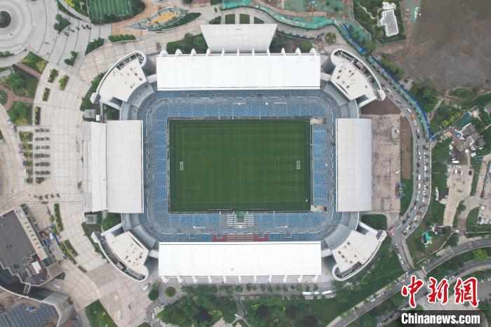 天津泰达足球场十年焕新回归 中超赛场再现辉煌