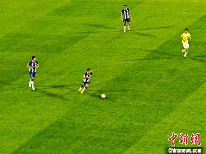 天津泰达足球场十年焕新回归 中超赛场再现辉煌