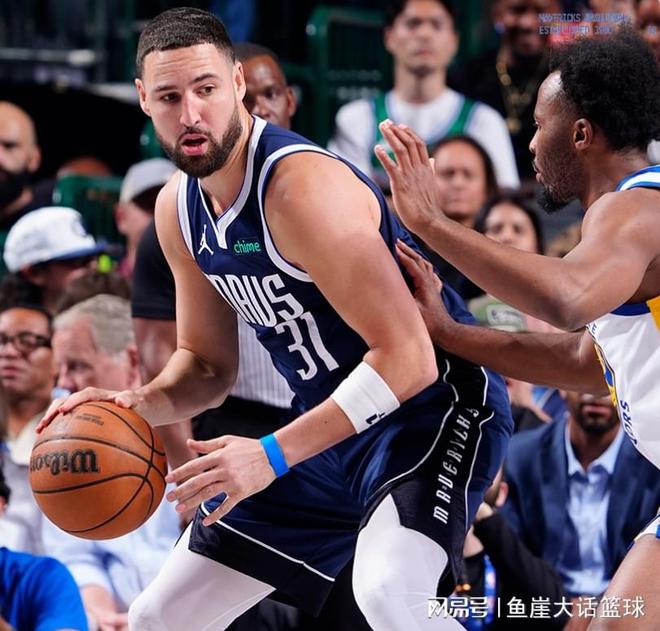 勇士加时险胜独行侠，穆迪复出首战受伤引关注
