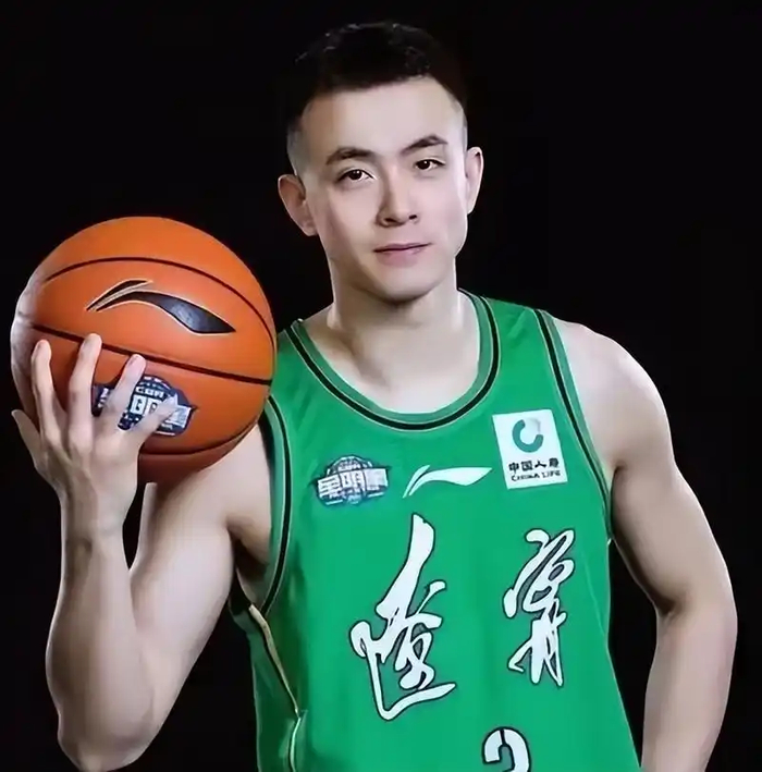 赵继伟伤病困扰辽宁男篮季后赛前景堪忧